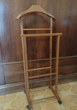 Servomuto in legno con ruote