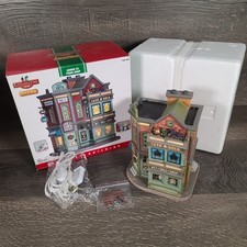 Lemax Coventry Cove Pergolato Illuminato St. Negozio di Pegni con Scene Interne