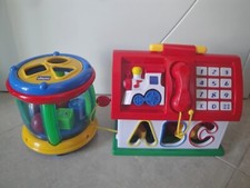 Chicco 65461 Tamburello Forme e Musica Primo Gioco Musicale Incastri +Casetta