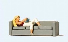 Preiser 28179 HO Scale Woman