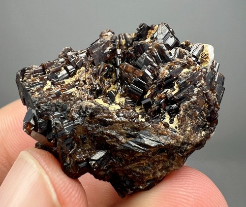 Cristalli vesuvianite gm - 18, di