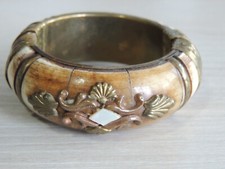 Vecchio bracciale africano in