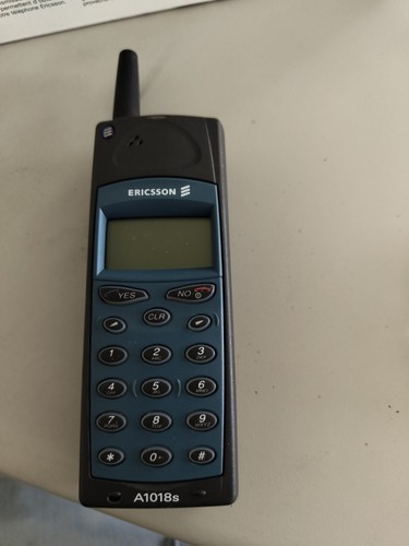 Antiguo telefono movil - antiguo,