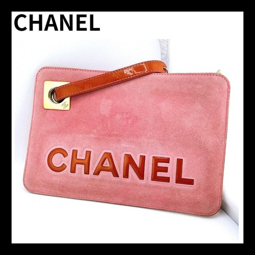Chanel pochette