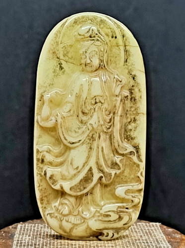 Antica statua ciondolo del
