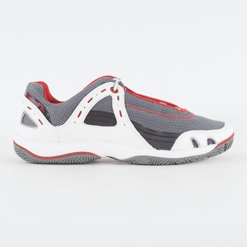 Scarpe sportive stringate