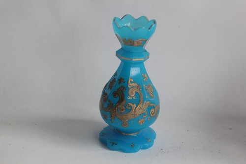 Vase verre opalin bleu