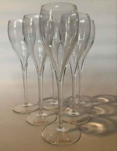 Veuve clicquot champagne - clicquot, glass