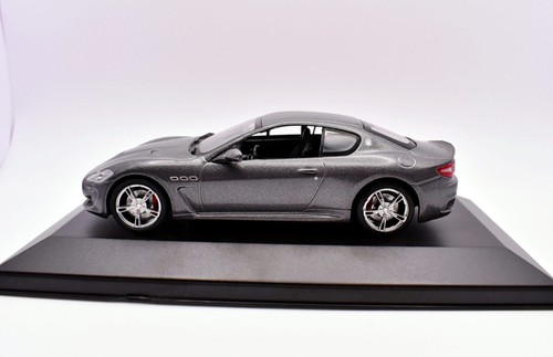 Modellino auto maserati
