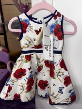 Abito smanicato elegante nuovo
