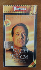vhs videocassetta faccia a