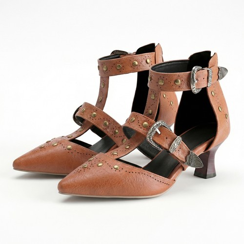 Scarpe donna romane rivettate
