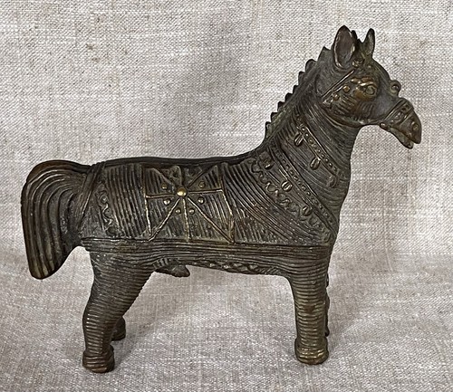 Statuina cavallo tribale