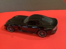 Auto Dodge SRT Viper GTS 1/24 Maisto 2013 nera con cofano e porte apribili, senza scatola