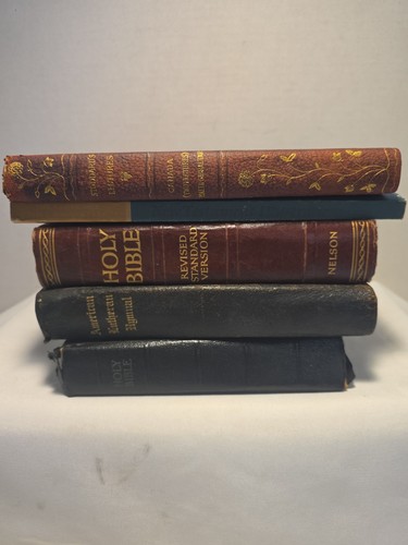 Lot vintage religions books - lot,