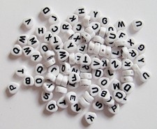 100pz misti Alfabeto / lettere di perline cuore colore bianche 8x4mm