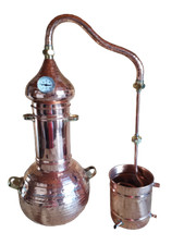 Alambicco o distillatore in