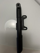 Pompa Bici Btwin Portatile Con Supporto Da Fissaggio Perfetta Come Nuova