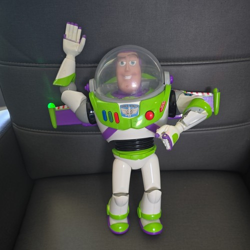 Toy story buzz lightyear - buzz, con