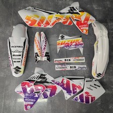 Kit grafica + plastica Suzuki