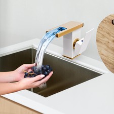 Rubinetto bagno cascata 1
