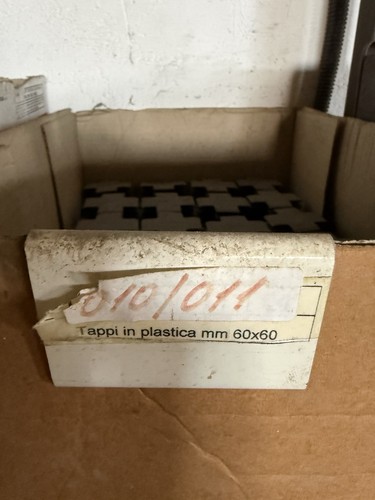 Tappi plastica nera - tappi, per