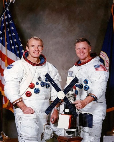 Apollo skylab rescue crew - rescue,