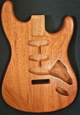 Corpo chitarra elettrica SSS Stratocaster finitura satinata 3 pezzi penso sia mogano