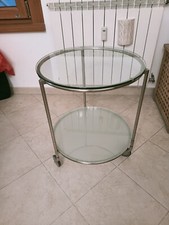 Tavolino rotondo su rotelle