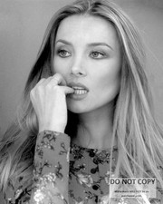 ACTRESS BARBARA BOUCHET - 8X10