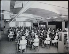 Foto vintage Lavoro Operaie in fabbrica 1962 Ft 266 - Stampa 30x24 cm