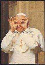 GIOVANNI PAOLO II ....in atteggiamento scherzoso (maxicartolina)
