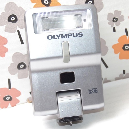 Flash elettronico mirrorless