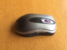 Trust 3011A Mouse Ottico Wireless, 5 Pulsanti, Alimentato a Batteria, 3v 100ma + Manuale