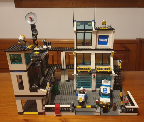 Lego 7744 stazione polizia - lego,