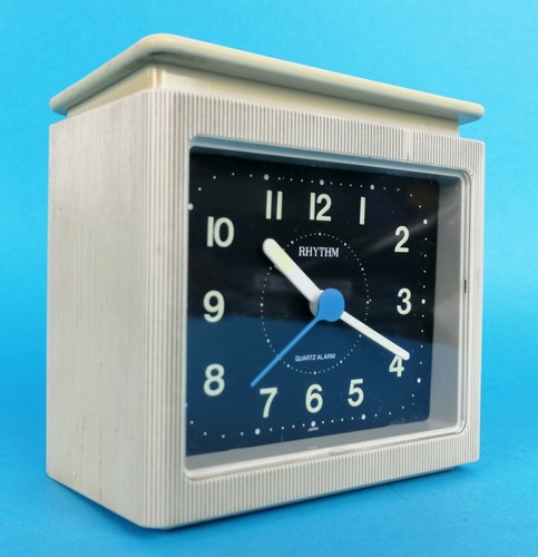 Rhythm quartz alarm orologio - quartz,