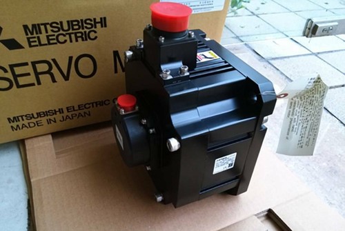 One mitsubishi servomotore - one,
