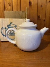 TEIERA IN CERAMICA BIANCA