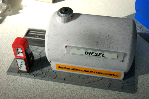 Stazione servizio diesel - di,
