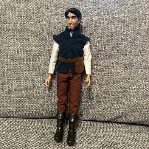 Disney store tangled flynn - store,