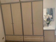 Vendo camera da letto: 2 armadi, 2 comodini, 1 armadietto/mobile basso, 2 reti s