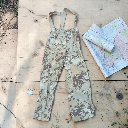Pantaloni militari mimetici