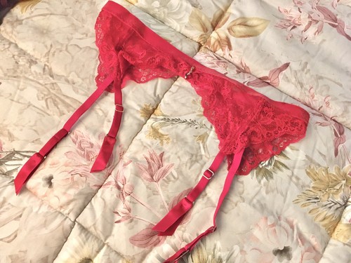 Reggicalze pizzo rosso - in,