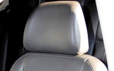 1X Golf 5 1K Jetta AUC Kombi Poggiatesta Anteriore Destro/Sinistro In Pelle