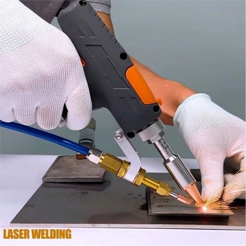 Nuova saldatrice laser - , a