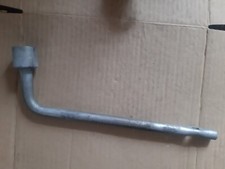  CHIAVE RUOTE ORIGINALE   NISSAN X TRAIL  ANNO 2002  SOLLEVA AUTO