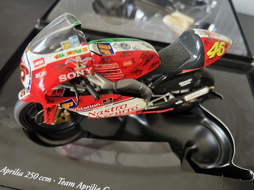 Valentino rossi team aprilia - valentino,