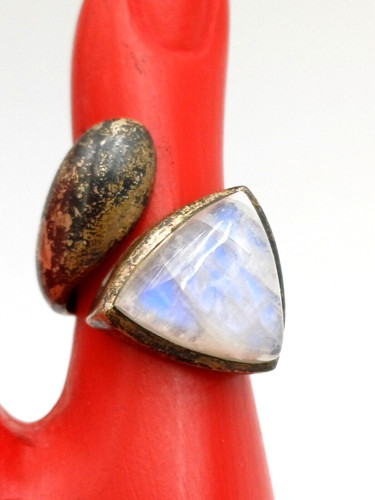 Anello etnico con pietra - con, di