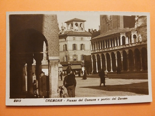 Cremona piazza del comune - -,