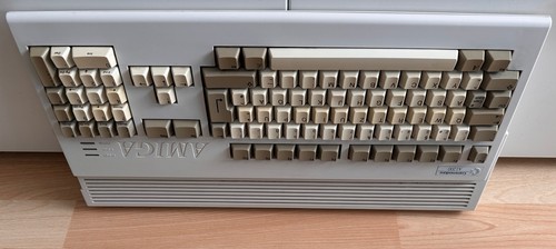 Commodore amiga 1200 - commodore,